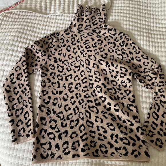 Verge Girl Cheetah Turtle Neck Sweater - Picture 3 of 4